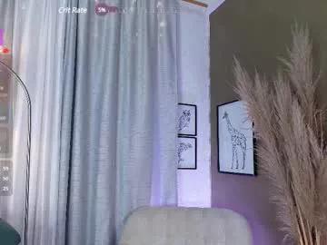 alexa_foxx27 on Chaturbate