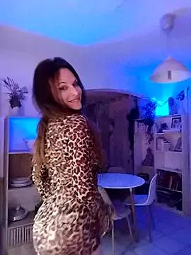 Luna_Kitanna from StripChat is Freechat