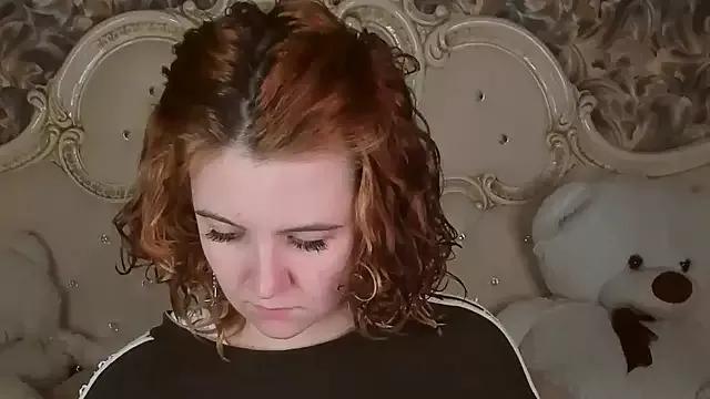 Melanie_Stoun on StripChat