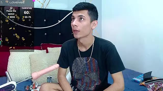 Oliver_king_sex from StripChat is Freechat